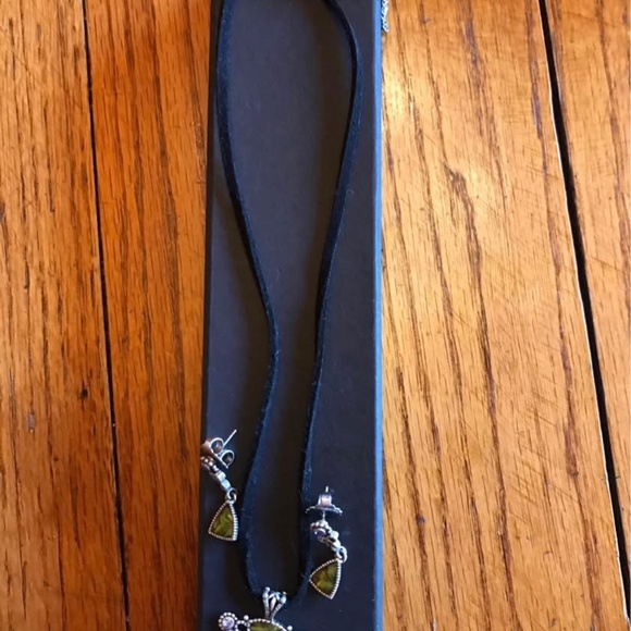 Lia Sophia Necklace Earrings Set - Picture 3 of 4